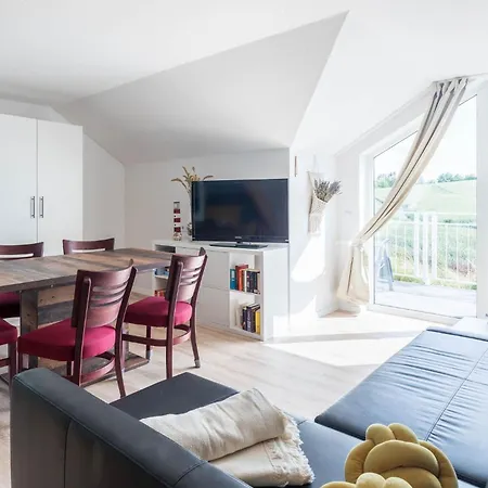 Haus Seeblick 15 *